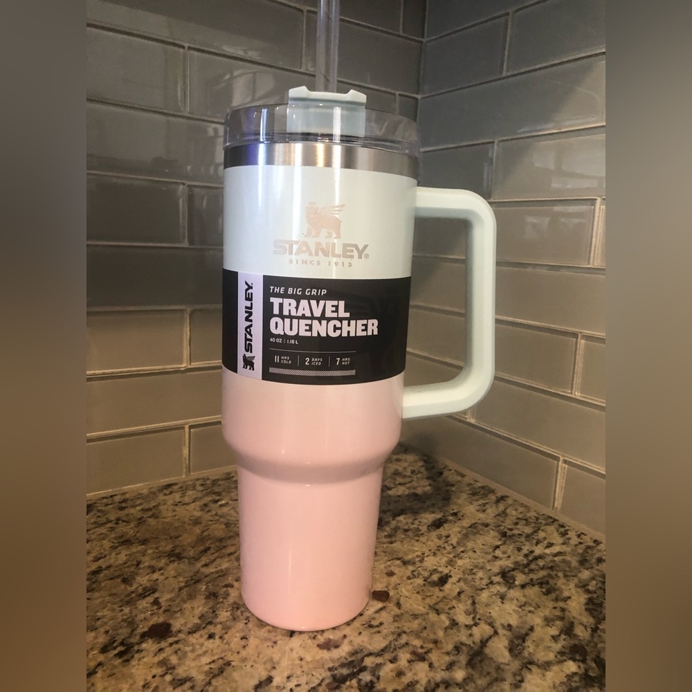 Stanley- spearmint/ parfait ombré 40oz. adventure quencher tumbler. NWT! RARE!